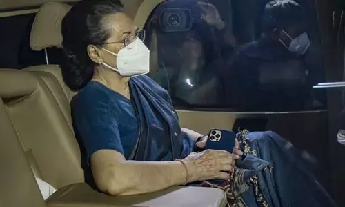 நேஷனல் ஹெரால்டு வழக்கு: நாளை சோனியா காந்தி ஆஜராகமாட்டார் என தகவல் நேஷனல் ஹெரால்டு வழக்கு: நாளை சோனியா காந்தி ஆஜராகமாட்டார் என தகவல்