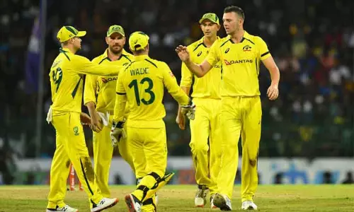 முதல் டி20 : ஹேசில்வுட் ,ஸ்டார்க் அபார பந்துவீச்சு : இலங்கை அணி 128 ரன்களுக்கு ஆட்டமிழந்தது முதல் டி20 : ஹேசில்வுட் ,ஸ்டார்க் அபார பந்துவீச்சு : இலங்கை அணி 128 ரன்களுக்கு ஆட்டமிழந்தது