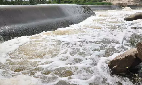 கிருஷ்ணகிரி அணைக்கு நீர்வரத்து அதிகரிப்பு கிருஷ்ணகிரி அணைக்கு நீர்வரத்து அதிகரிப்பு