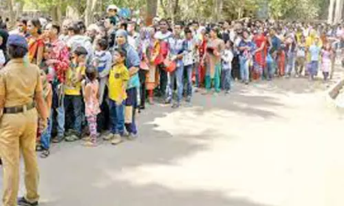 ஒரே மாதத்தில் பைகுல்லா பூங்காவுக்கு ரூ.1½ கோடி வருவாய் ஒரே மாதத்தில் பைகுல்லா பூங்காவுக்கு ரூ.1½ கோடி வருவாய்