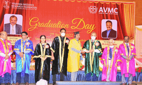 ஆறுபடைவீடு மருத்துவ கல்லூரி பட்டமளிப்பு விழா