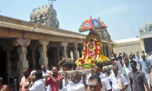 அம்மன் வீதி உலா