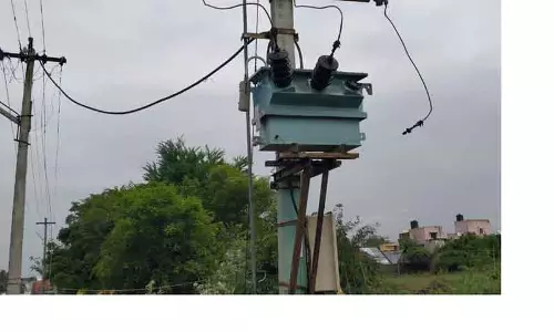 டிரான்ஸ்பார்மர் வெடித்து 3 பெண்கள் படுகாயம்