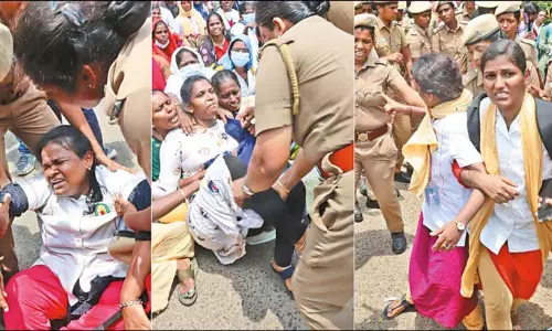 பணி நிரந்தரம் செய்யக்கோரி சென்னையில் நர்சுகள் போராட்டம்