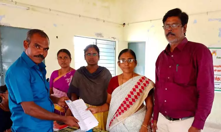 இலுப்பையூரணியில் விவசாயிகள் குறைதீர்க்கும் முகாம் இலுப்பையூரணியில் விவசாயிகள் குறைதீர்க்கும் முகாம்