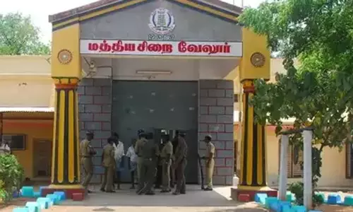 வேலூர் மத்திய சிறையில் செல்போன், சிம் கார்டு, பேட்டரி பறிமுதல்..!