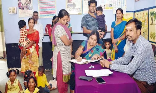 தமிழகத்தில் 9 ஆயிரம் ஆசிரியர் பணியிடங்கள் காலி - பள்ளிக் கல்வித்துறை பரபரப்பு அறிக்கை!