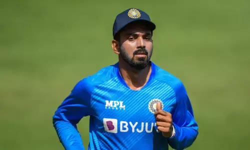 தென் ஆப்பிரிக்க அணிக்கு எதிரான 20 ஓவர் தொடர் : கேஎல் ராகுல் விலகல் ; கேப்டனாக ரிஷப் பண்ட் நியமனம் தென் ஆப்பிரிக்க அணிக்கு எதிரான 20 ஓவர் தொடர் : கேஎல் ராகுல் விலகல் ; கேப்டனாக ரிஷப் பண்ட் நியமனம்