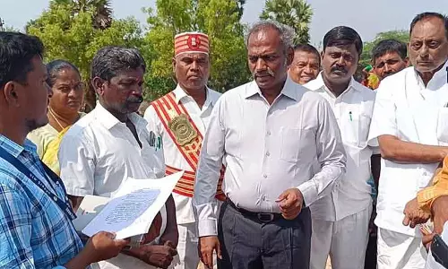ஆக்கிரமிப்பு நிலத்தை மீட்க வேண்டும் ஆக்கிரமிப்பு நிலத்தை மீட்க வேண்டும்
