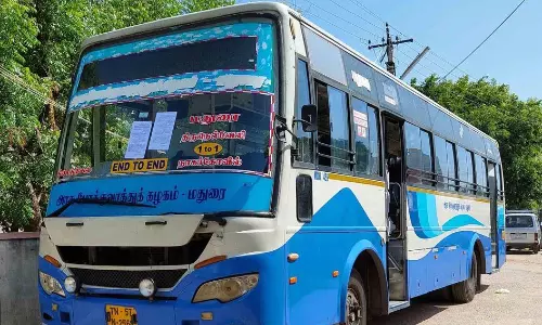 குஜிலியம்பாறையில் விபத்தில் கைக்குழந்தையை இழந்த தொழிலாளிக்கு இழப்பீடு வழங்காததால் அரசு பஸ் ஜப்தி குஜிலியம்பாறையில் விபத்தில் கைக்குழந்தையை இழந்த தொழிலாளிக்கு இழப்பீடு வழங்காததால் அரசு பஸ் ஜப்தி