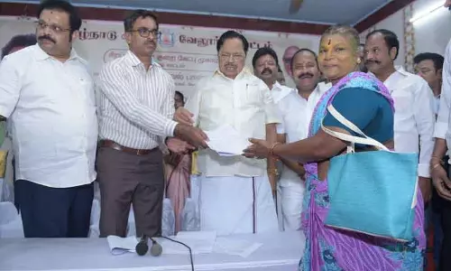 இடைத்தரகரகர்களிடம் பணம் கொடுத்து ஏமாறாமல் இருக்கவே சிறப்பு குறைகேட்பு முகாம்