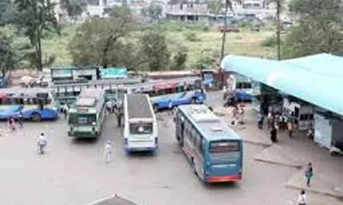 வேலூரில் இருந்து அரசு, தனியார் பஸ்கள் புறப்படும் இடம் மாற்றம் வேலூரில் இருந்து அரசு, தனியார் பஸ்கள் புறப்படும் இடம் மாற்றம்