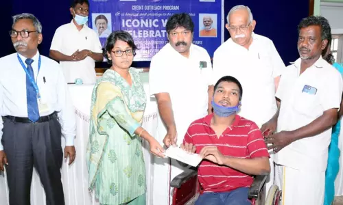 வங்கி கூட்டமைப்புகளின் சார்பில் பயனாளிகளுக்கு ரூ.8½ கோடி கடனுதவி வங்கி கூட்டமைப்புகளின் சார்பில் பயனாளிகளுக்கு ரூ.8½ கோடி கடனுதவி