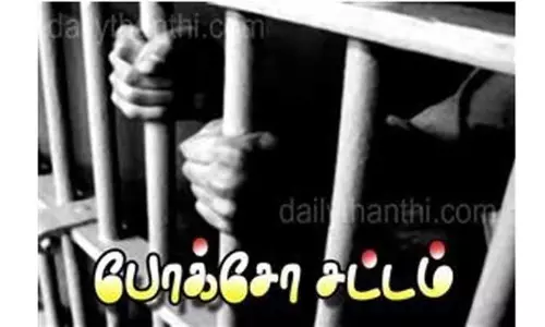 பள்ளி மாணவியை கடத்திய லாரி டிரைவர் போக்சோ சட்டத்தில் கைது பள்ளி மாணவியை கடத்திய லாரி டிரைவர் போக்சோ சட்டத்தில் கைது