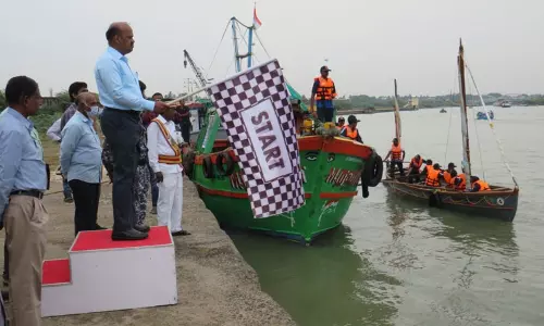 என் சி சி மாணவர்களின் கடல்வழி சாகச பயணம்