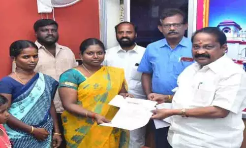 சிவகங்கை நகராட்சியில் விண்ணப்பித்த அன்றே பிறப்பு, இறப்பு சான்றிதழ் சிவகங்கை நகராட்சியில் விண்ணப்பித்த அன்றே பிறப்பு, இறப்பு சான்றிதழ்
