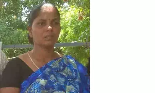 கடை அடித்து நொறுக்கப்பட்டதால் மனமுடைந்த பெண் தற்கொலை முயற்சி கடை அடித்து நொறுக்கப்பட்டதால் மனமுடைந்த பெண் தற்கொலை முயற்சி