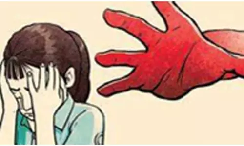 பைக்கில் நம்பி மகளை ஏற்றிவிட்ட பெற்றோர்.. சிறுமியை சீரழித்த கொடூரர்களுக்கு விபரீத தண்டனை ! பைக்கில் நம்பி மகளை ஏற்றிவிட்ட பெற்றோர்.. சிறுமியை சீரழித்த கொடூரர்களுக்கு விபரீத தண்டனை !