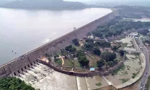 மேட்டூர் அணைக்கு வரும் நீர்வரத்து தொடர்ந்து சரிவு மேட்டூர் அணைக்கு வரும் நீர்வரத்து தொடர்ந்து சரிவு