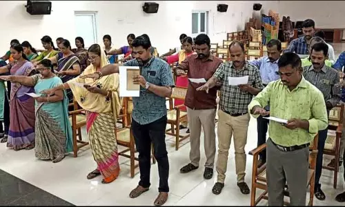 குழந்தை தொழிலாளர் முறை எதிர்ப்பு உறுதிமொழி ஏற்பு குழந்தை தொழிலாளர் முறை எதிர்ப்பு உறுதிமொழி ஏற்பு