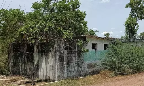 சுகாதார வளாகம் சீரமைக்கப்படுமா? சுகாதார வளாகம் சீரமைக்கப்படுமா?