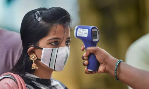 தமிழ்நாட்டில் இன்று சற்று அதிகரித்த தினசரி கொரோனா பாதிப்பு...! தமிழ்நாட்டில் இன்று சற்று அதிகரித்த தினசரி கொரோனா பாதிப்பு...!