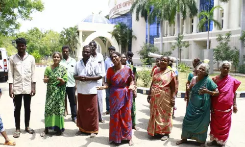 லாரி மெக்கானிக்கை கொன்று தூக்கில் தொங்க விட்டவர்கள் மீது நடவடிக்கை லாரி மெக்கானிக்கை கொன்று தூக்கில் தொங்க விட்டவர்கள் மீது நடவடிக்கை