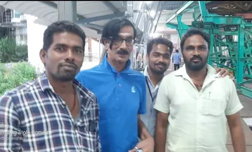 நடிகர் மனோபாலா சாமி தரிசனம் நடிகர் மனோபாலா சாமி தரிசனம்