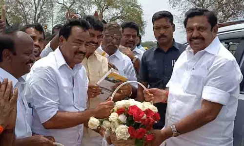 எதிர்க்கட்சி தலைவர் எடப்பாடி பழனிசாமிக்கு வரவேற்பு எதிர்க்கட்சி தலைவர் எடப்பாடி பழனிசாமிக்கு வரவேற்பு