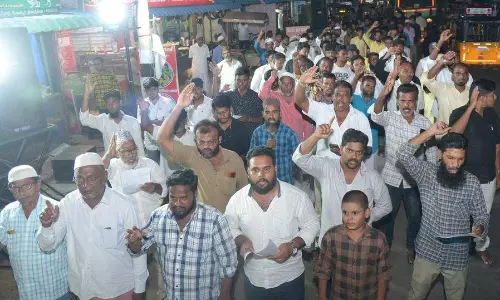 பா.ஜனதா நிர்வாகிகளை கைது செய்யக்கோரி திண்டுக்கல், ஆயக்குடியில் ஆர்ப்பாட்டம் பா.ஜனதா நிர்வாகிகளை கைது செய்யக்கோரி திண்டுக்கல், ஆயக்குடியில் ஆர்ப்பாட்டம்