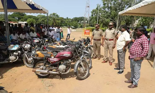 481 வாகனங்கள் ரூ.29 லட்சத்திற்கு ஏலம் 481 வாகனங்கள் ரூ.29 லட்சத்திற்கு ஏலம்