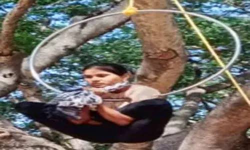 யோகாசனத்தில் என்ஜினீயரிங் மாணவி சாதனை யோகாசனத்தில் என்ஜினீயரிங் மாணவி சாதனை