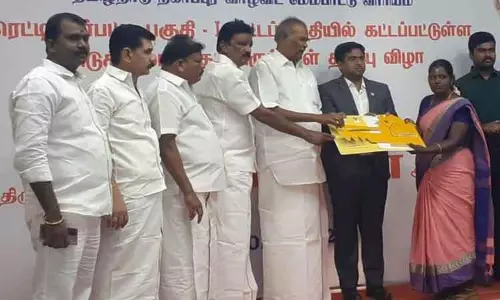 நெல்லையில் ரூ.41½ கோடியில் அடுக்குமாடி குடியிருப்புகள் சபாநாயகர் அப்பாவு பயனாளிகளுக்கு சாவிகளை வழங்கினார் நெல்லையில் ரூ.41½ கோடியில் அடுக்குமாடி குடியிருப்புகள் சபாநாயகர் அப்பாவு பயனாளிகளுக்கு சாவிகளை வழங்கினார்