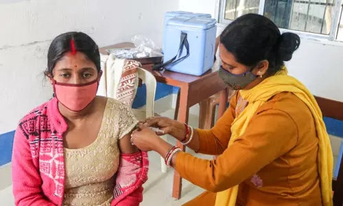 இந்தியாவில் மீண்டும் அதிகரிக்கும் கொரோனா - தினசரி பாதிப்பு 8 ஆயிரத்தை கடந்தது...! இந்தியாவில் மீண்டும் அதிகரிக்கும் கொரோனா - தினசரி பாதிப்பு 8 ஆயிரத்தை கடந்தது...!
