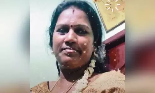 சூதாட்டத்துக்கு கணவர் அடிமையானதால் பெண் தூக்குப்போட்டு தற்கொலை சூதாட்டத்துக்கு கணவர் அடிமையானதால் பெண் தூக்குப்போட்டு தற்கொலை
