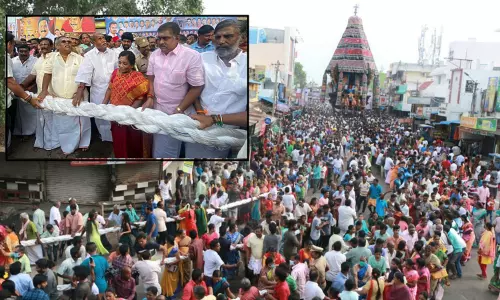 வில்லியனூர் திருக்காமீஸ்வரர் கோவில் தேரோட்டம்