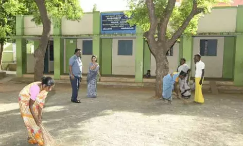 பள்ளிகள் நாளை மறுநாள் திறப்பு:  தூய்மைப்படுத்தும் பணி தீவிரம்