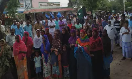 முஸ்லிம்கள் ஆர்ப்பாட்டம்