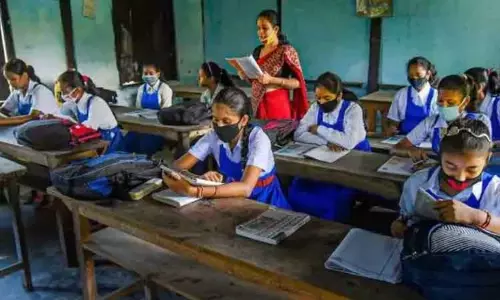 பள்ளிகளில் மீண்டும் நீதி போதனை வகுப்புகள் - கல்வித்துறை அறிவிப்பு பள்ளிகளில் மீண்டும் நீதி போதனை வகுப்புகள் - கல்வித்துறை அறிவிப்பு