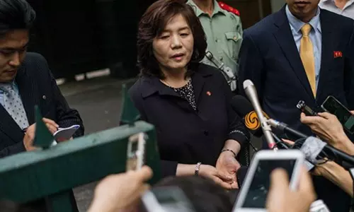 வடகொரியாவின் முதல் பெண் வெளியுறவுத் துறை மந்திரியாக சோ சான்-ஹூய் நியமனம் வடகொரியாவின் முதல் பெண் வெளியுறவுத் துறை மந்திரியாக சோ சான்-ஹூய் நியமனம்