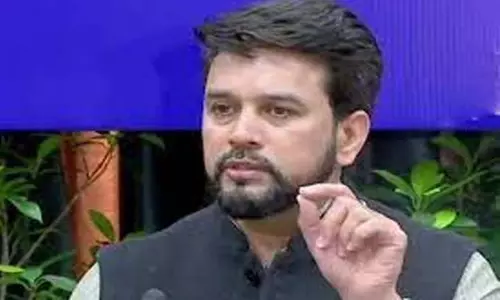 ஜனநாயகத்தில் வன்முறைக்கு இடமில்லை - மத்திய அமைச்சர் அனுராக் தாக்கூர் ஜனநாயகத்தில் வன்முறைக்கு இடமில்லை - மத்திய அமைச்சர் அனுராக் தாக்கூர்