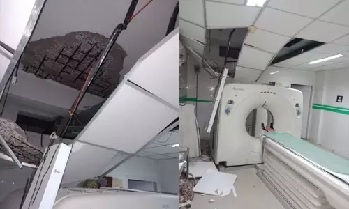 புதுச்சேரி: அரசு மருத்துவமனையில் சிடி ஸ்கேன் அறையின் மேற்கூரை இடிந்து விழுந்ததால் பரபரப்பு...! புதுச்சேரி: அரசு மருத்துவமனையில் சிடி ஸ்கேன் அறையின் மேற்கூரை இடிந்து விழுந்ததால் பரபரப்பு...!