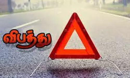மோட்டார் சைக்கிள் மீது கார் மோதி விபத்து - கல்லூரி மாணவி பலி மோட்டார் சைக்கிள் மீது கார் மோதி விபத்து - கல்லூரி மாணவி பலி