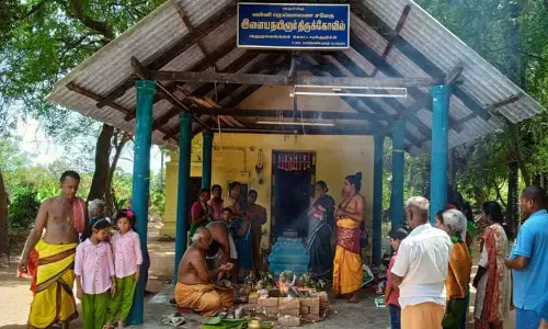 ஆறுமுகமங்கலம் இளையநயினார் கோவிலில் சிறப்பு பூஜை