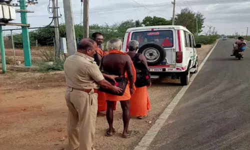 பாதயாத்திரை பக்தர்களுக்கு ஒளிரும் ஸ்டிக்கர் பாதயாத்திரை பக்தர்களுக்கு ஒளிரும் ஸ்டிக்கர்