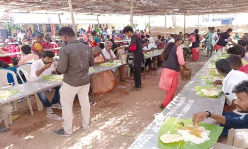 திருச்செந்தூரில் பொது அன்னதானம்