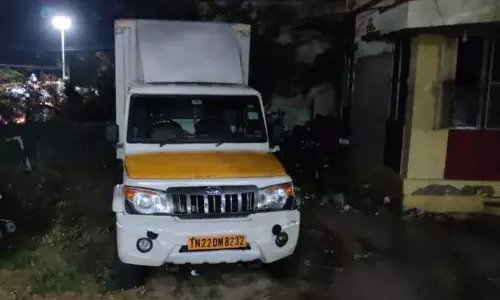 டெம்போவை கடத்தி ரூ.20 லட்சம் கேட்டு மிரட்டல் டெம்போவை கடத்தி ரூ.20 லட்சம் கேட்டு மிரட்டல்