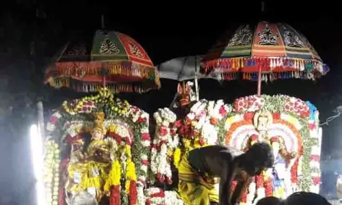 மகா புத்துமாரியம்மன் வீதியுலா