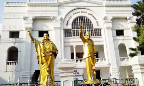 அ.தி.மு.க. நிர்வாகிகள், மாவட்ட செயலாளர்கள் கூட்டம் சென்னையில் நாளை நடக்கிறது