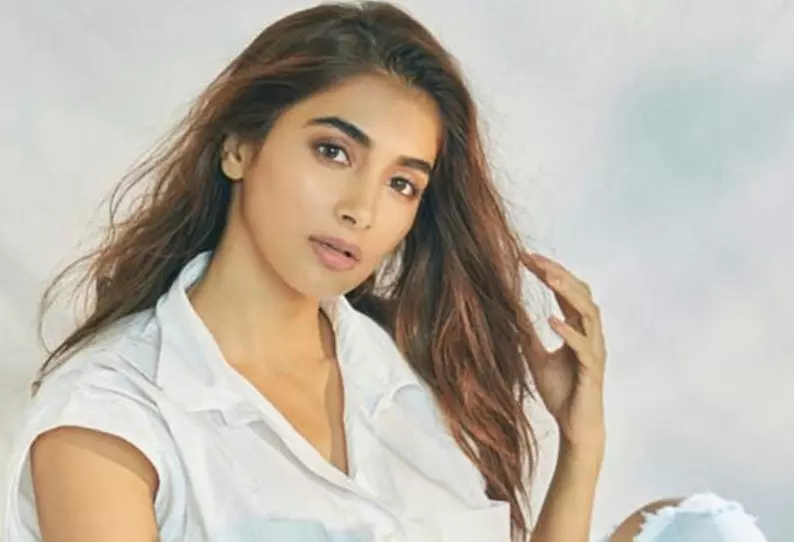 பவன் கல்யாண் படத்தில் இருந்து விலகிய பூஜா ஹெக்டே பவன் கல்யாண் படத்தில் இருந்து விலகிய பூஜா ஹெக்டே